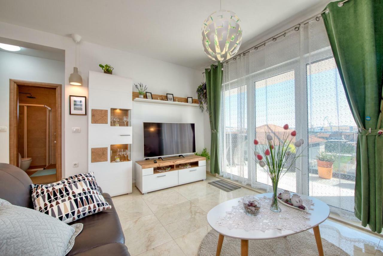 Golubica Apartment Trogir Exterior photo