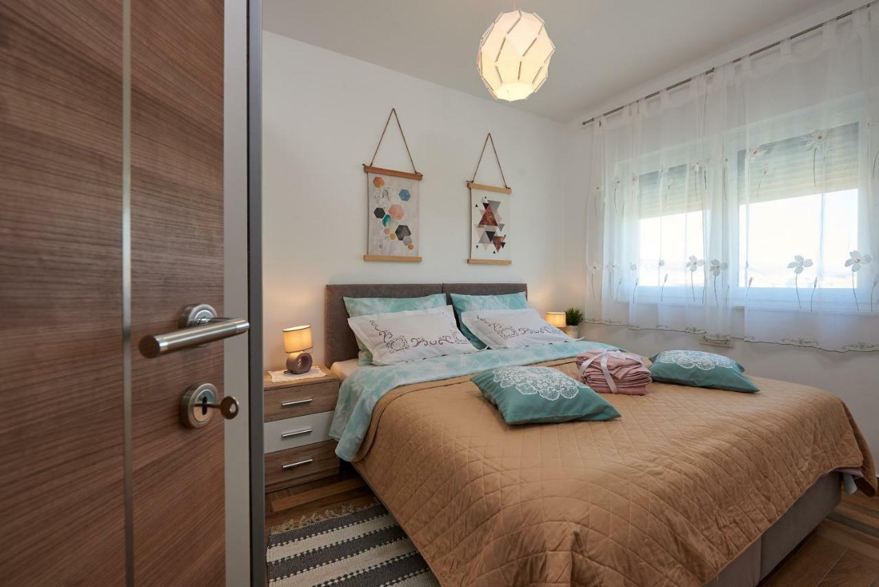 Golubica Apartment Trogir Exterior photo